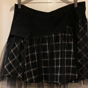 Chic Black Plaid Mini Skirt
